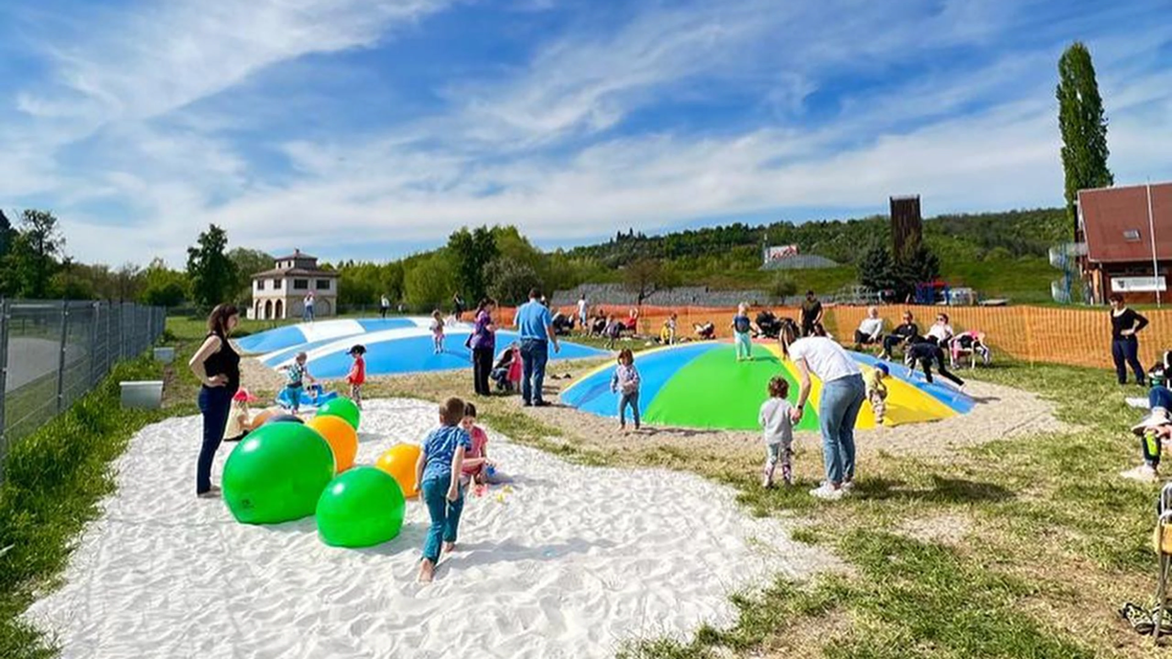 Jump park & hřiště